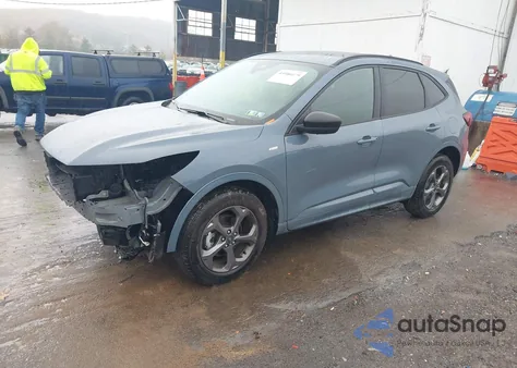 2024 Ford Escape St-Line z USA, uszkodzony, nr VIN 1FMCU9MN4RUA32897